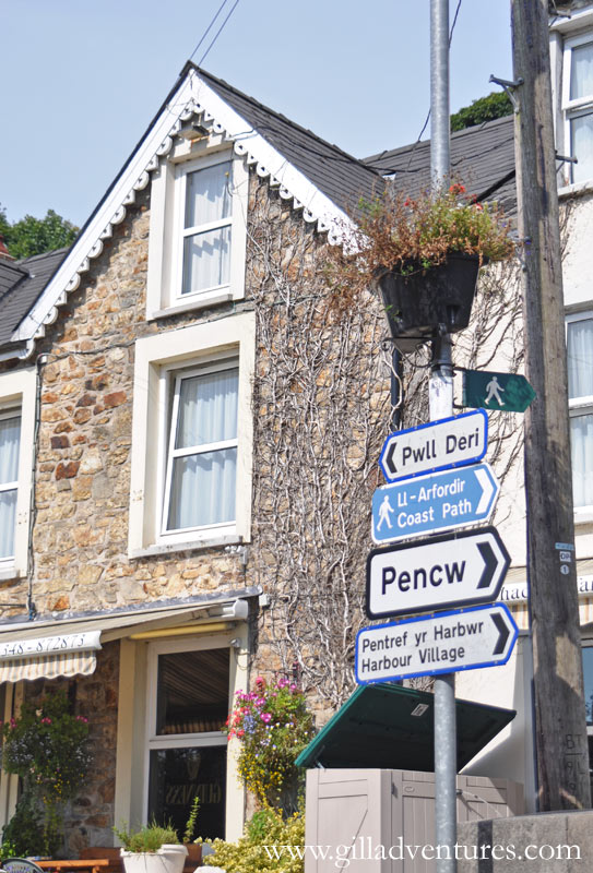 Street signs in Goodwick, in both English and Welsh